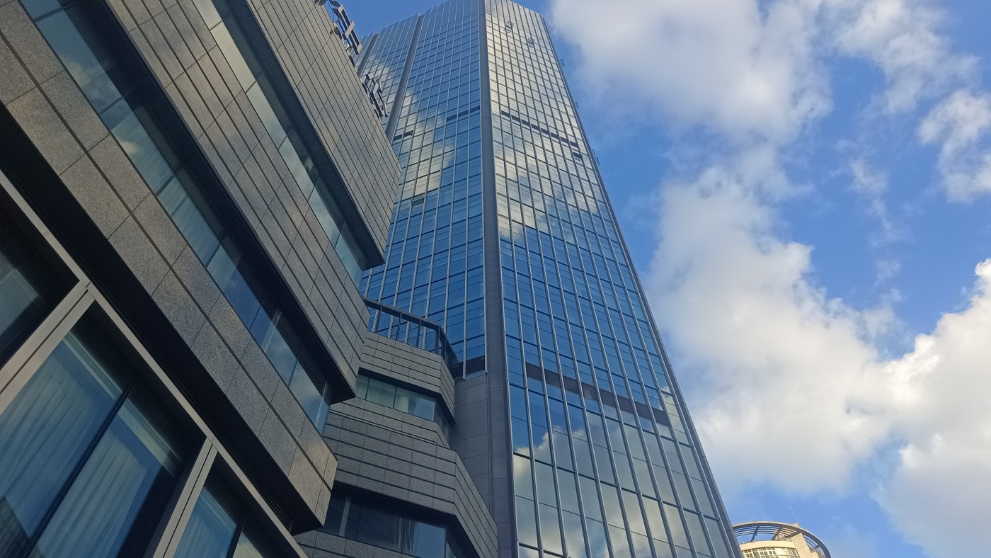 海湾新城3室1厅1卫东西南北朝向1200.00元/月出租