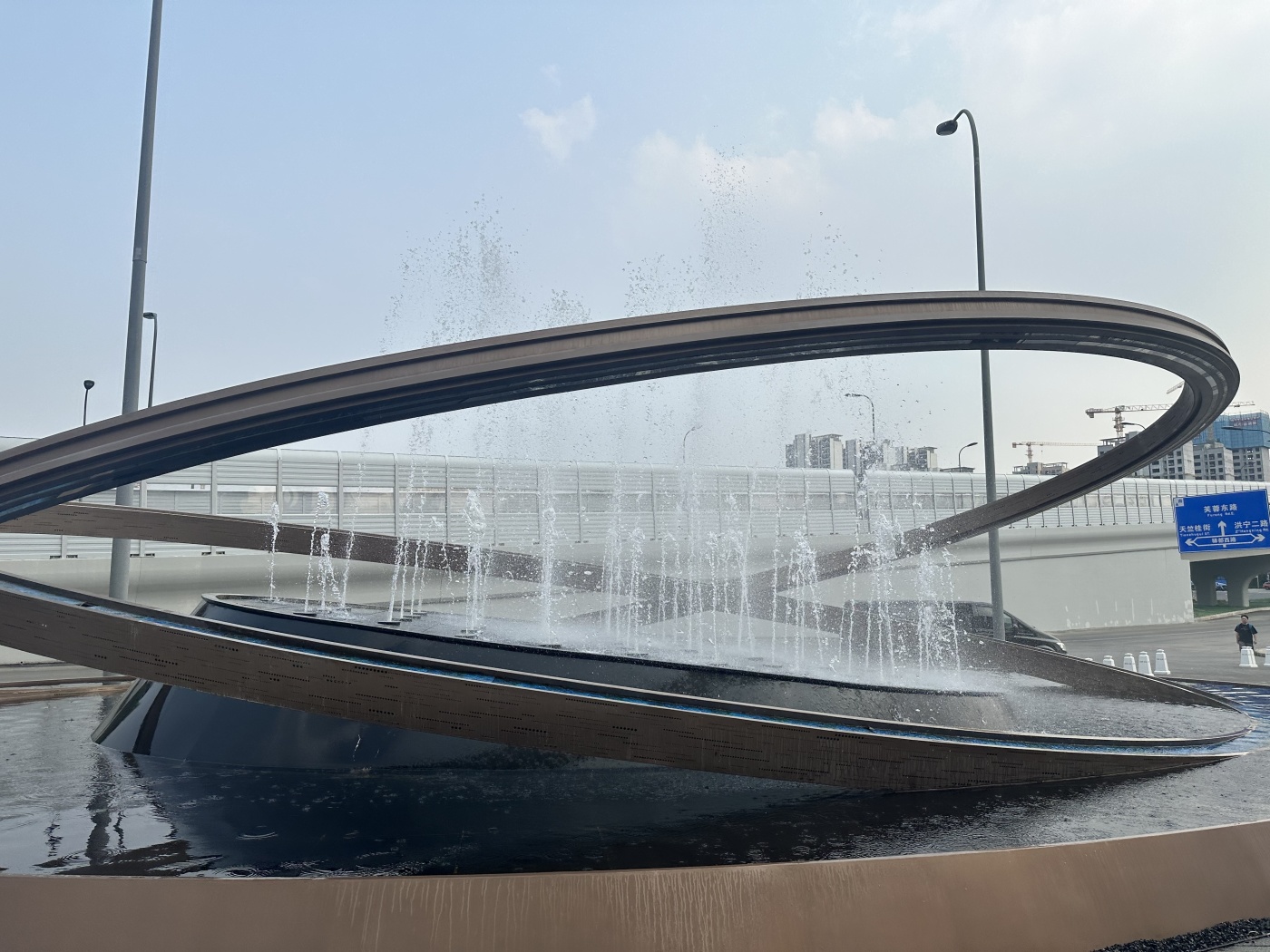 龙湖光屿原著3室2厅2卫东南朝向2400.00元/月出租