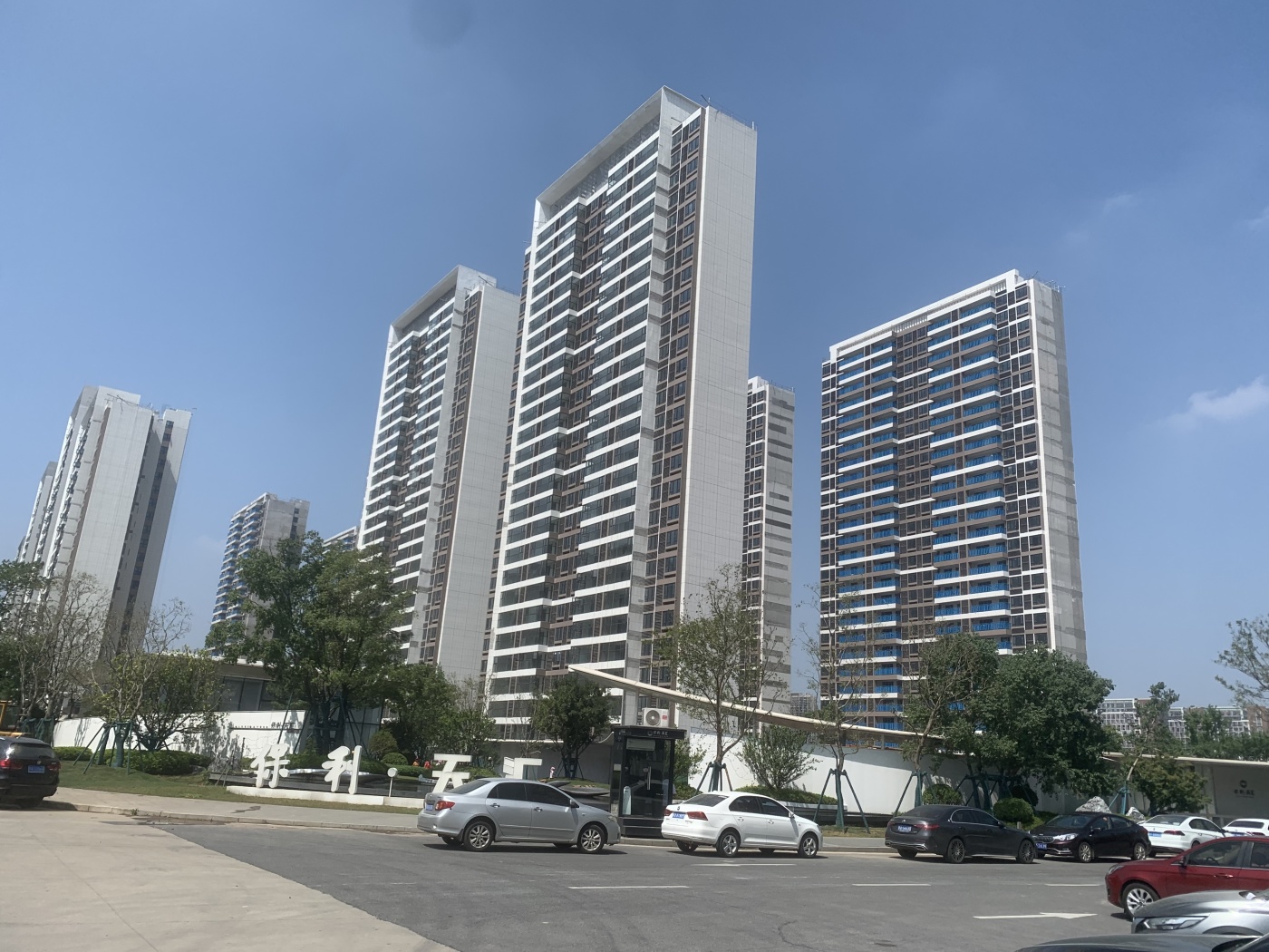 南昌保利天汇3室2厅2卫南北朝向2000.00元/月出租