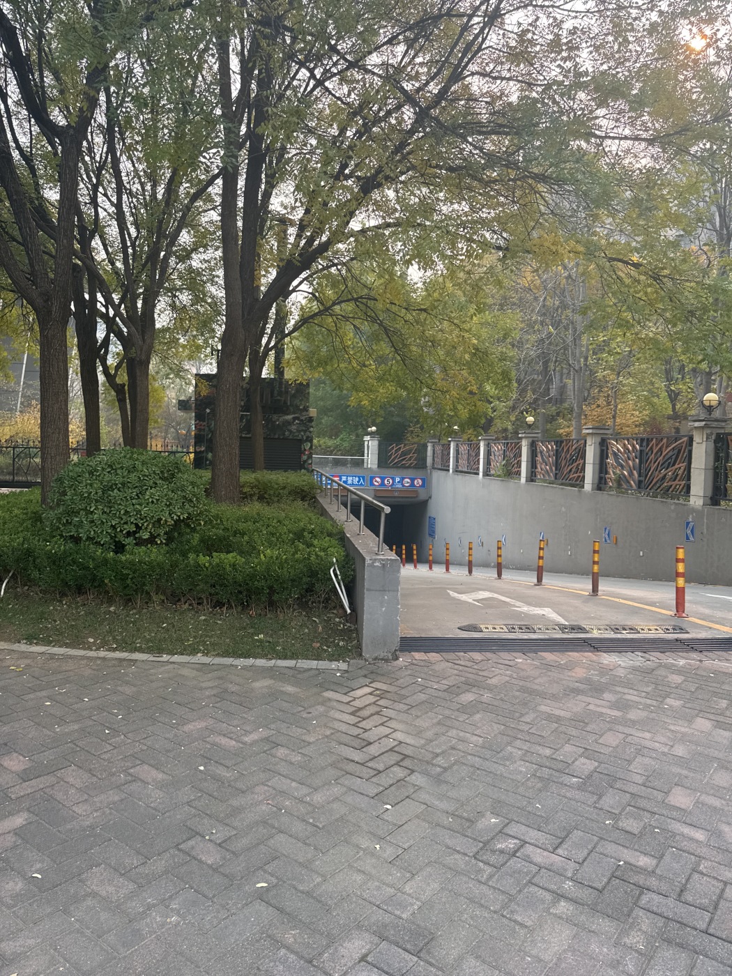 御翠园2室1厅1卫北朝向8700.00元/月出租