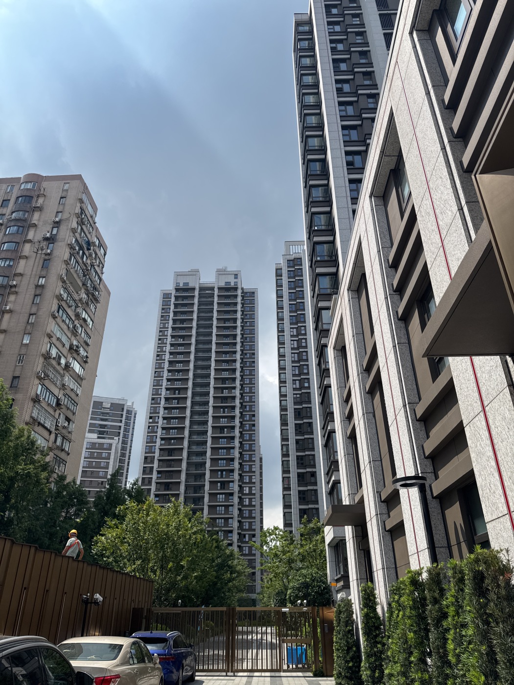 静安玺樾3室2厅2卫南朝向23000.00元/月出租