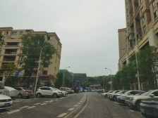 业主诚心出售 跃层洋房 一梯两户 住家安静