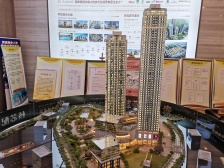 解放碑七星岗三条轻轨+次新楼盘 正规两房朝南看江