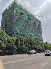 轨道天街公园旁,龙湖洋房,套三双卫,小区环境优美