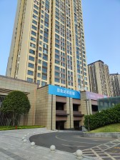 礼嘉头排一线江景大平层,配套成熟。