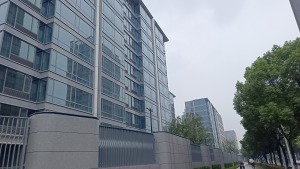 东江汇中庭位置不错,全新没住,全屋地暖