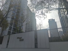 刚需好房,飞机户型南北通透,采光好小区环境好