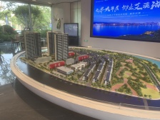 保利艾溪湖户型方正,采光好视野好,诚心出售