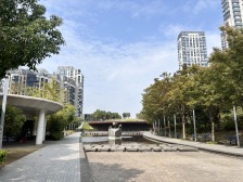 得房率高,主卧朝南,小区中心位置,采光充足