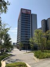 中铁西派品质大平层,小区自带公园,各种主题架空层