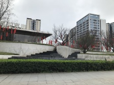 次新小区 近滨江路 门口多条公交站 采光户型好