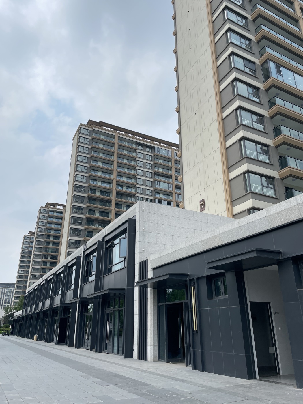 实景图:楼盘外观实景图