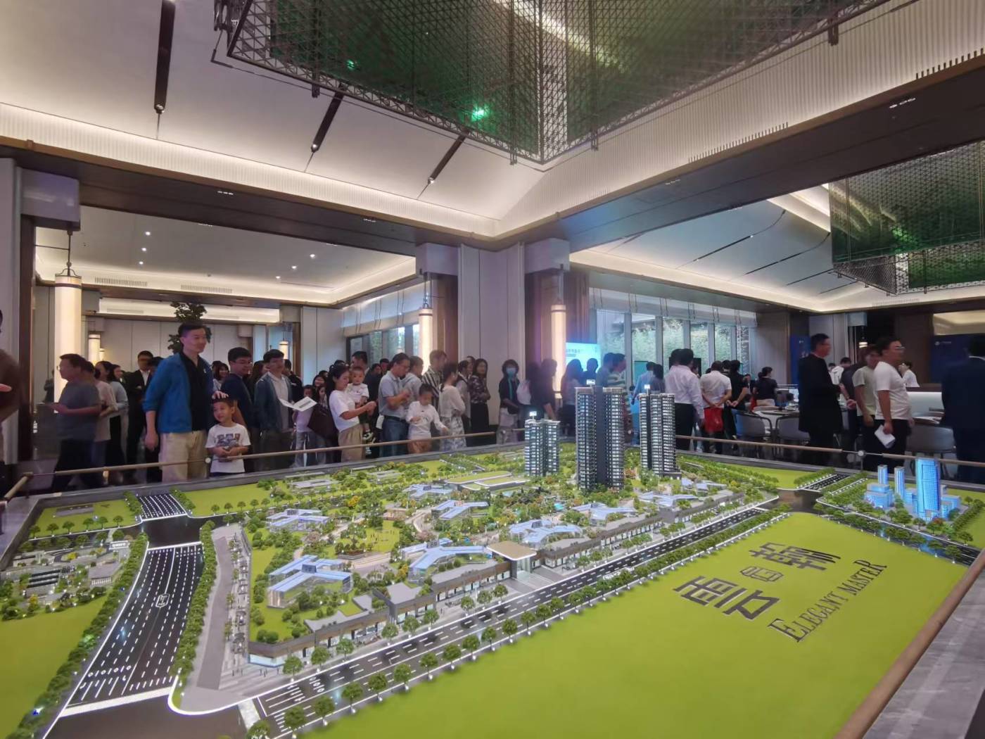 还在为了价格挠头选房吗？来看看2024年12月广州黄埔10000-20000元/㎡的高性价比楼盘！