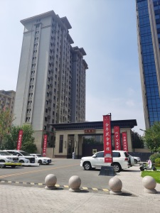 儒泰正荣府,毛坯四室,全天采光,房主诚心真售