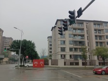 保利品质洋房,旁边没得对手,小区环境好