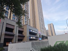 3梯2户大平层正看嘉陵江,视野开阔,户型方正,近轻轨