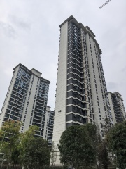 麓鸣九天麓吟苑4室2厅南