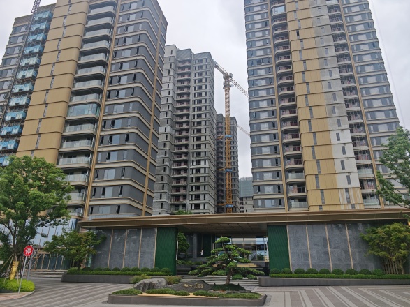 希望绿城江屿湖实景图