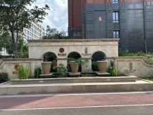 次新房 临河位置 景观楼层 全新装修没有住过