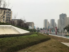 近万达广场,近轻轨,央企品牌保障,环境安静